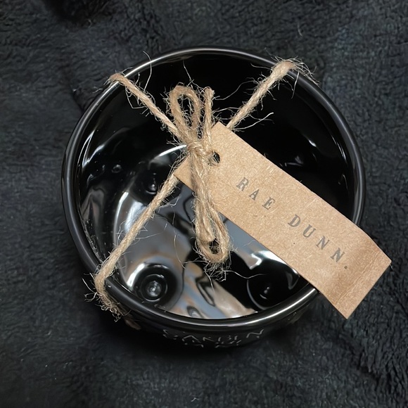 Rae Dunn Halloween planter. Ghosts - Picture 2 of 4